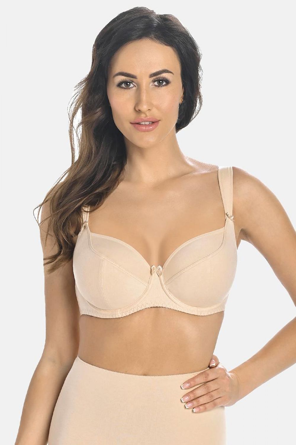 Luxurious beige underwire bra by Teyli, designed for exceptional support and comfort with adjustable straps for a personalised fit.