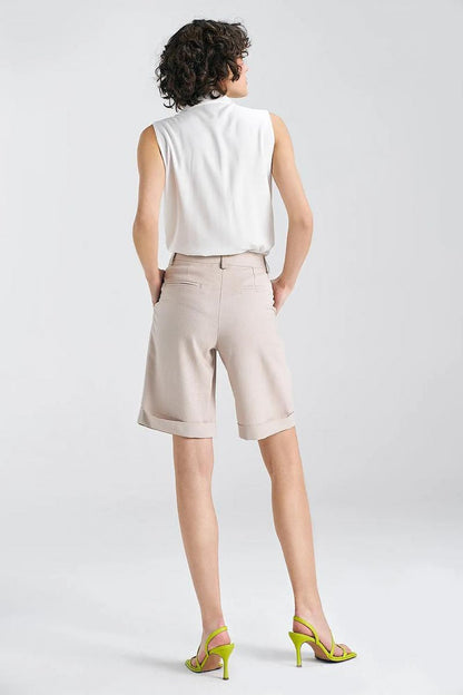 Nife summer shorts for women, combining comfort and elegance in a mid-rise design with functional pockets, crafted from a soft viscose, linen, and cotton blend.