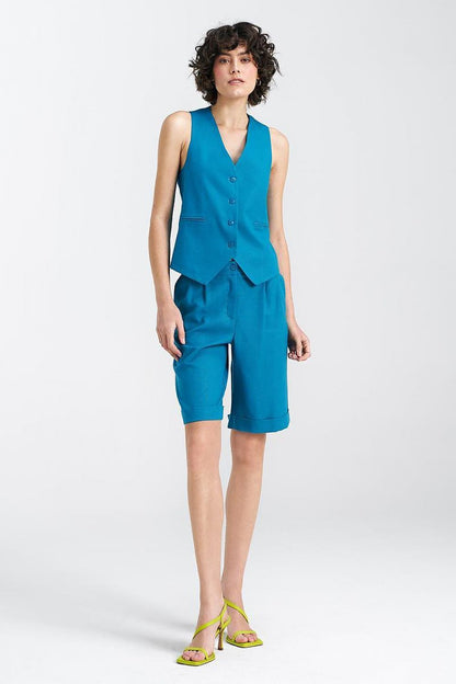 Close-up view of Nife ladies' mid-rise shorts showcasing the premium fabric blend and sophisticated cuff detail.