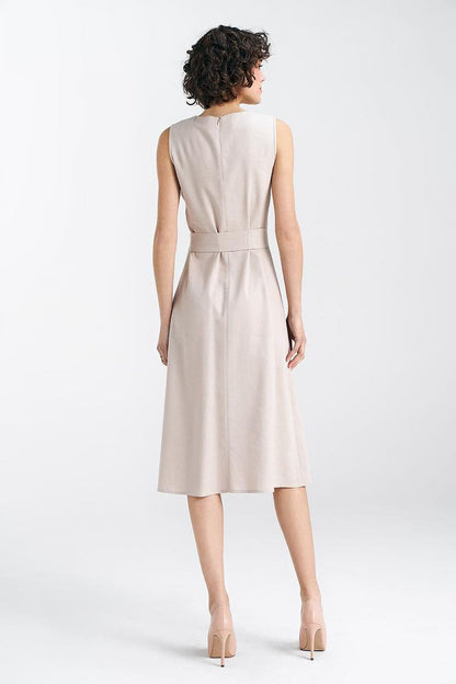 Elegant Women's Sleeveless Midi Daydress by Nife, crafted from a luxurious blend of viscose, linen, and cotton, featuring a flattering waist belt and a refined silhouette, ideal for sophisticated summer occasions.