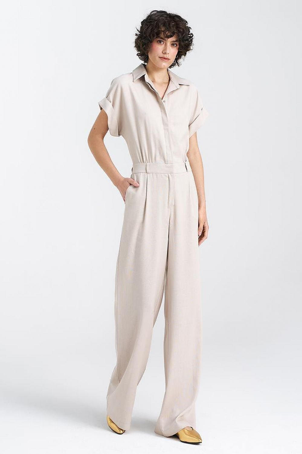 Elegant viscose linen cotton blend jumpsuit by Nife, featuring a sophisticated V-neckline, short kimono sleeves, and wide leg design, perfect for stylish occasions.