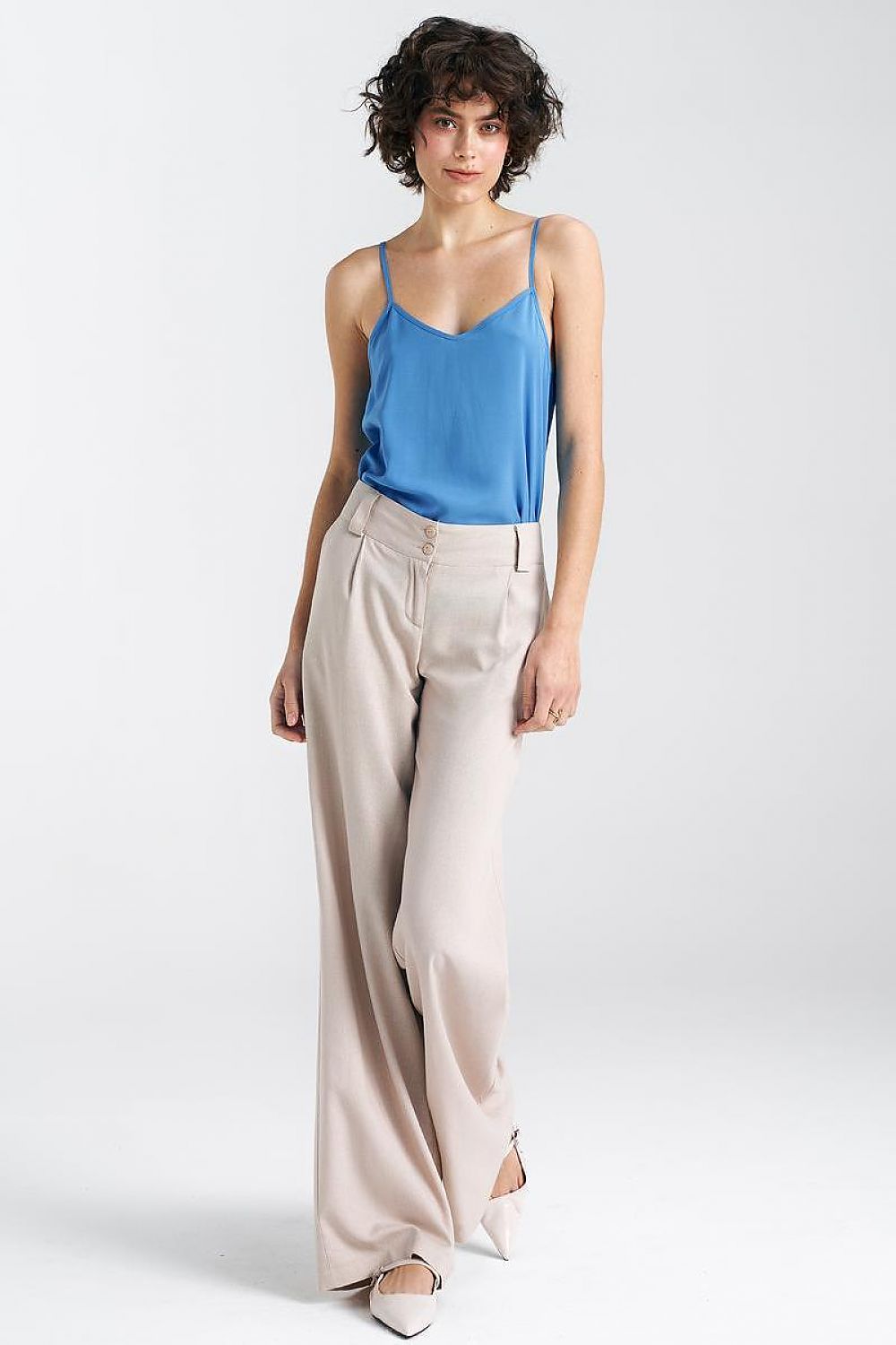 Nife elegant viscose t-shirt featuring thin straps, a refined neckline, and a comfortable regular-fit design.