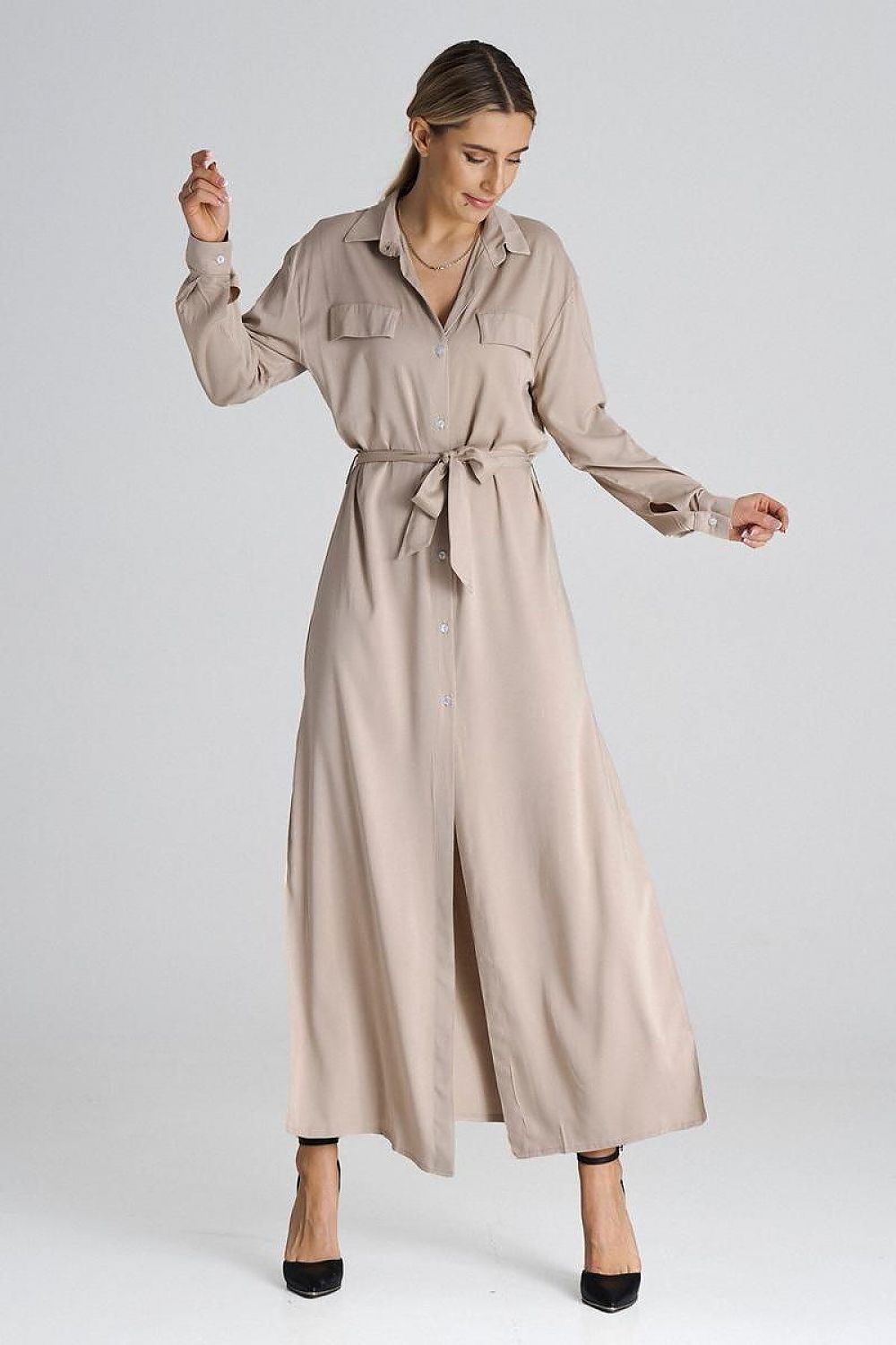 Elegant Figl maxi shirt dress featuring a stylish collar and long sleeves, perfect for sophisticated women's fashion.