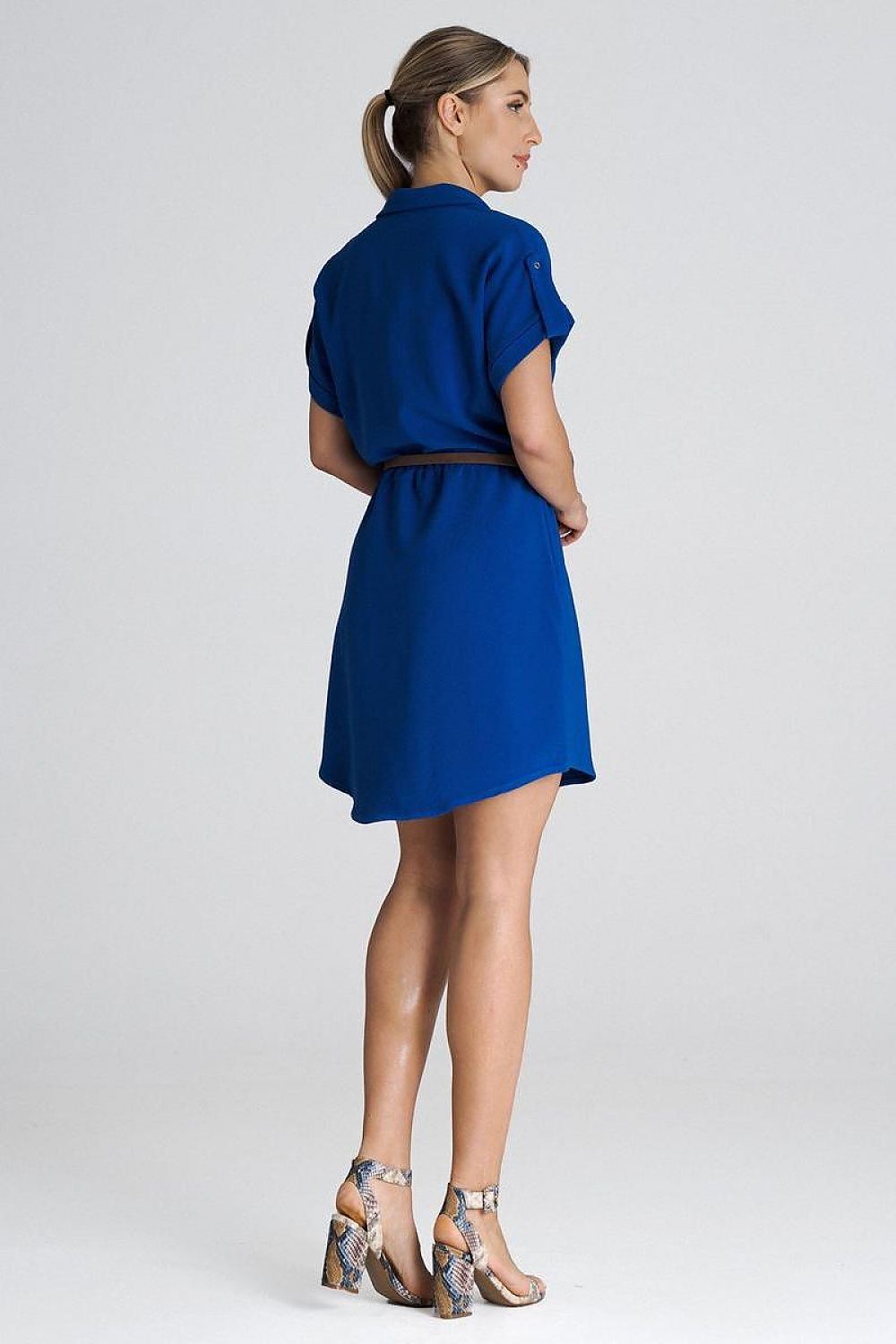 Close-up of Figl daydress featuring belt at the waist, perfect for enhancing curves with sophistication.
