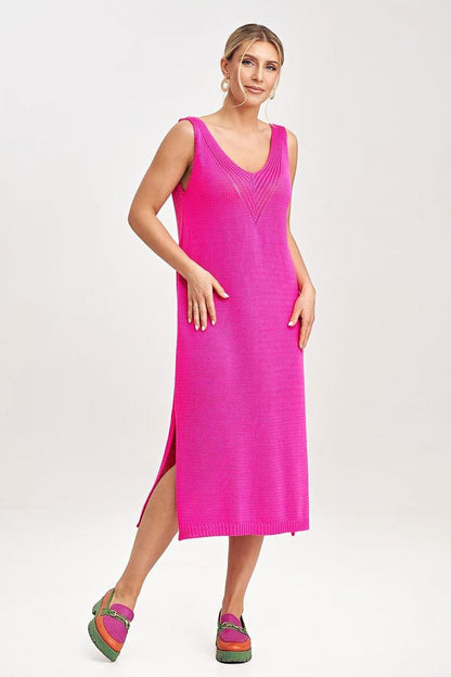 Styling details of the Figl two-piece midi dress set, emphasizing the luxurious fabric blend of acrylic and cotton, showcasing its premium quality.