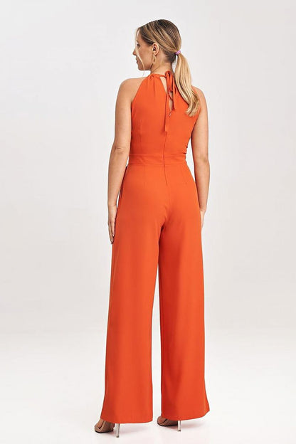 Figl luxurious jumpsuit with a semi-circular neckline and back zip closure, ideal for chic summer events.