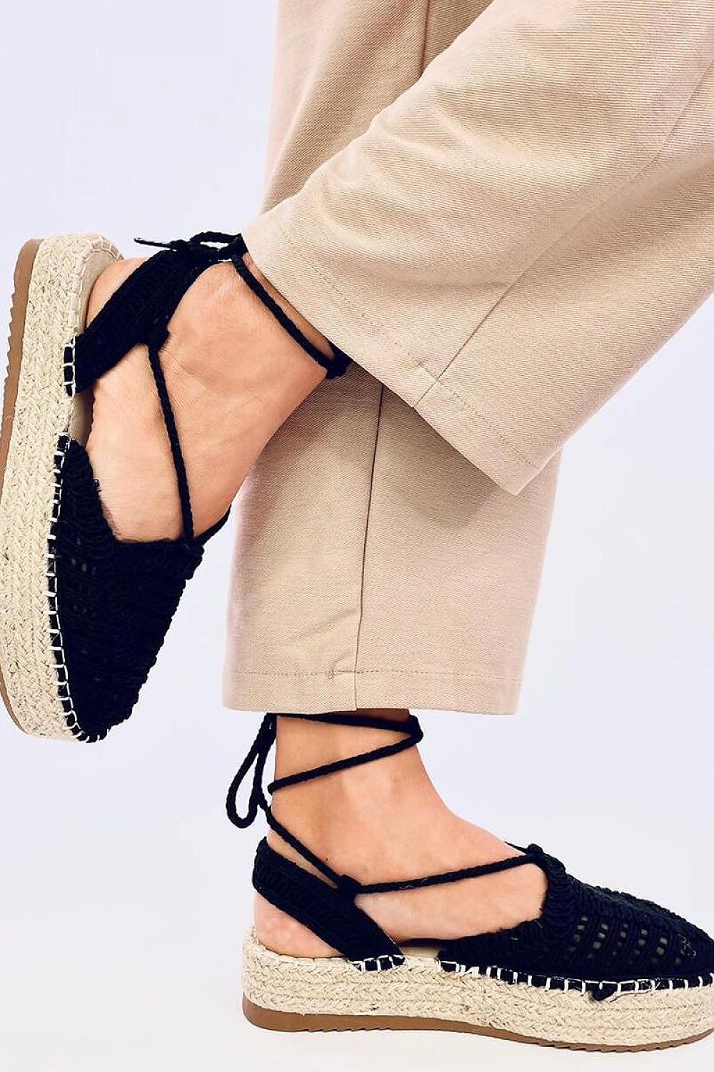 Side view of Inello's elegant Women's espadrilles highlighting the 3.5 cm linen rope sole, beautifully crafted for comfort and style.