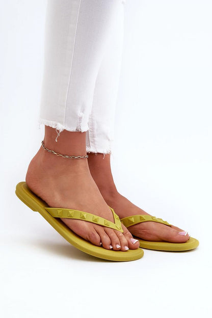 Step in Style's luxurious women's flip-flops, combining vegan materials with a trendy Japanese design and irresistible balloon scent.