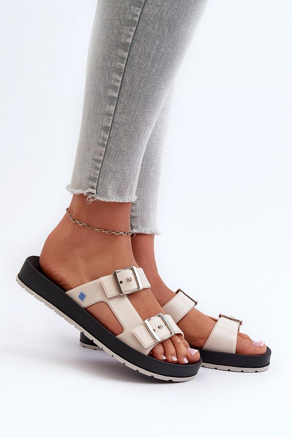 Sophisticated women's footwear by Step in Style, offering hypoallergenic vegan flip-flops with a chic appearance.