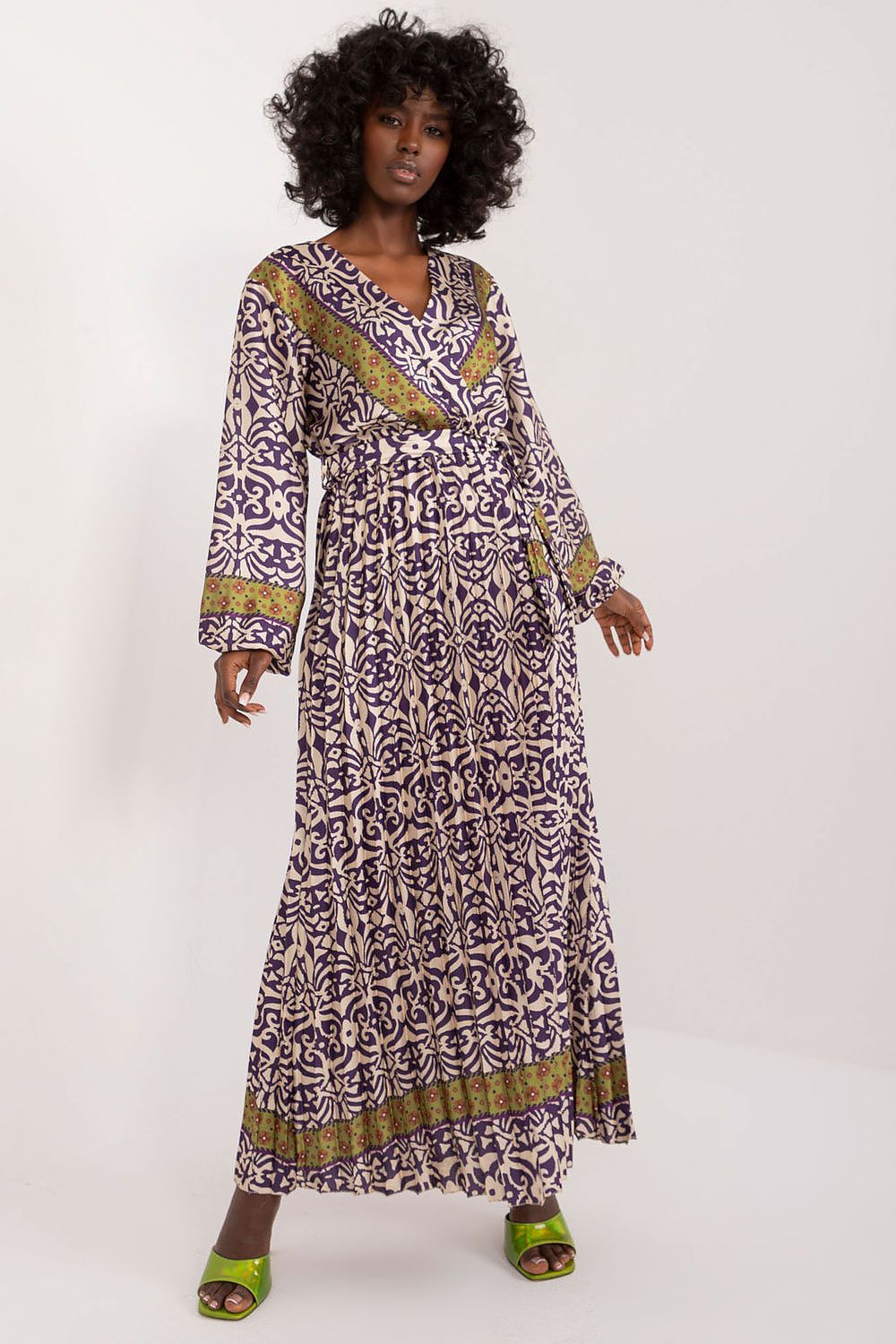 Luxurious Italy Moda maxi dress with unique print, ideal for casual and formal occasions, highlighting the feminine envelope neckline.