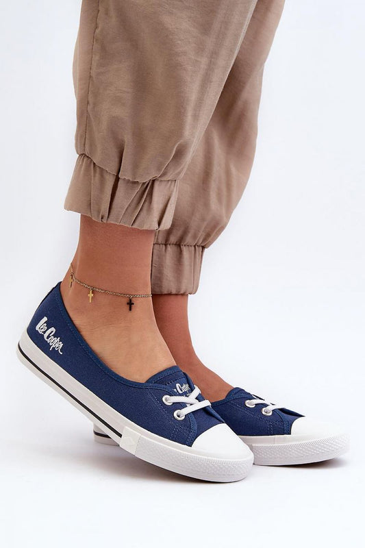 Lee Cooper Women's luxurious low-top sneakers featuring elastic bands and a non-slip rubber sole, perfect for elegant comfort and style by Step in Style.