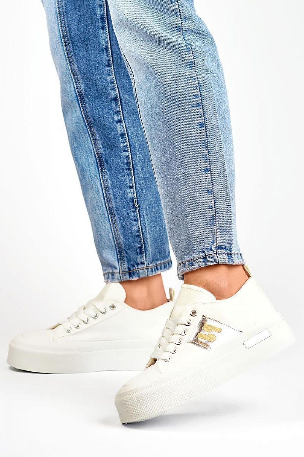 Sophisticated PRIMO women's textile footwear, combining fashion and comfort, perfect for everyday wear.