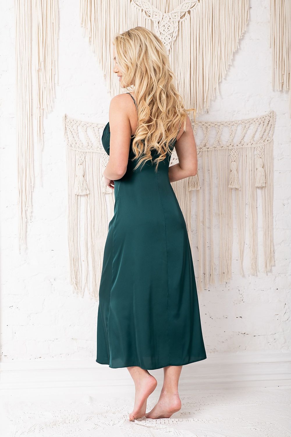 Different sizes of Kalimo elegant satin nightshirt shown, demonstrating stylish options available for every body type.