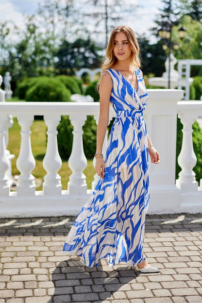 Chic overlap neckline of the Roco Fashion maxi dress, enhancing the feminine silhouette for special occasions.