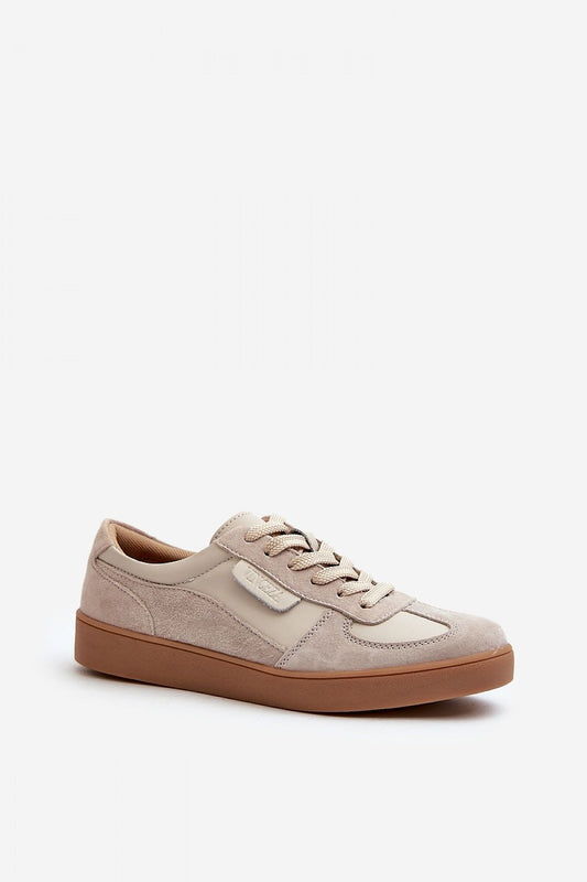 Close-up of Vinceza Women's low-top sneaker details, featuring premium natural leather and suede materials, exemplifying elegance by Step in style.