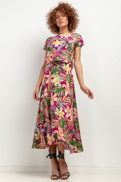 Stylish Tessita lightweight viscose skirt, showcasing its unique patterned design and feminine silhouette