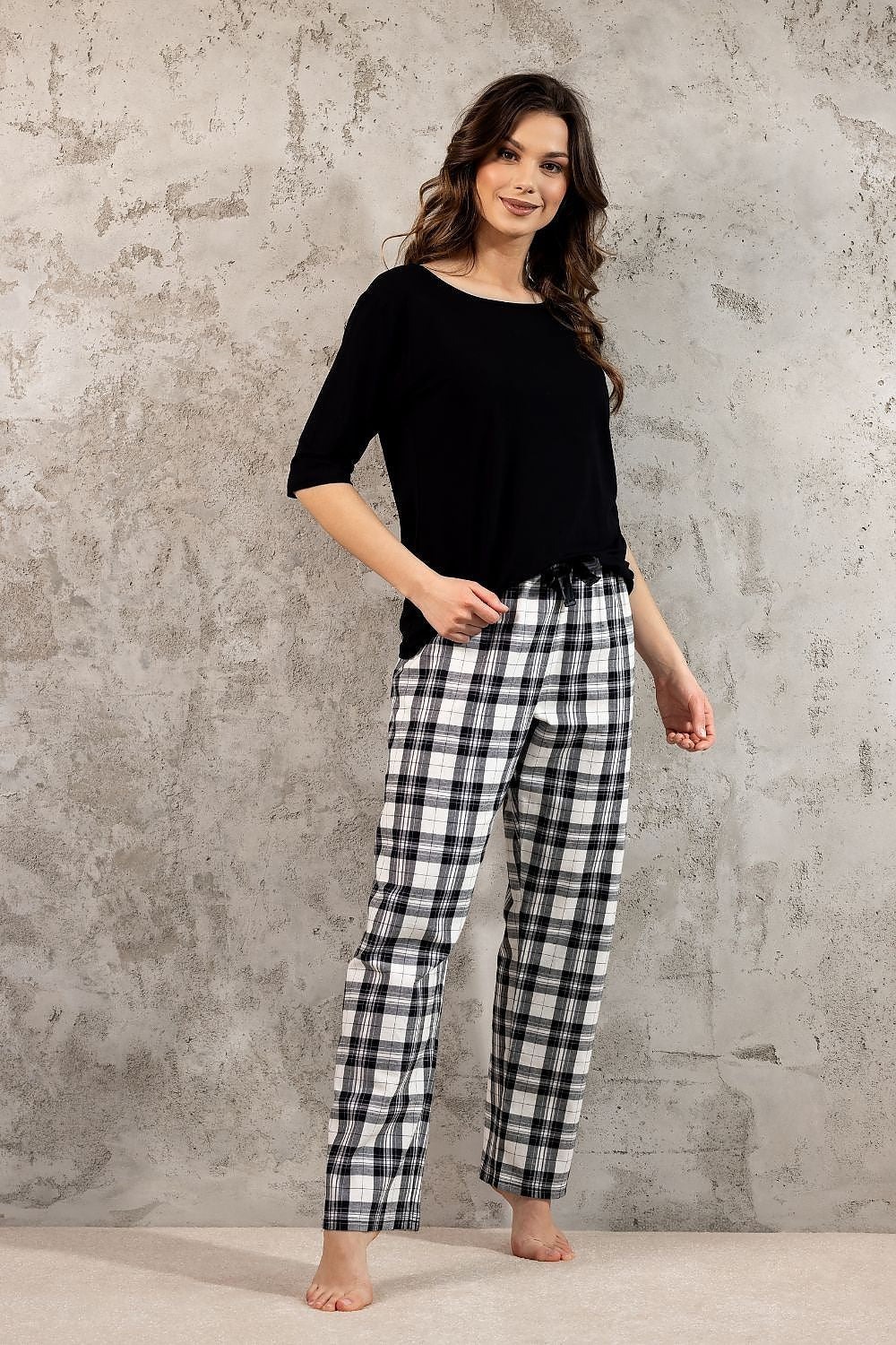 Elegant and breathable 2-Piece Pajamas Set for women by Momenti Per Me, showcasing loose fitting design with elastic waistband for maximum comfort.