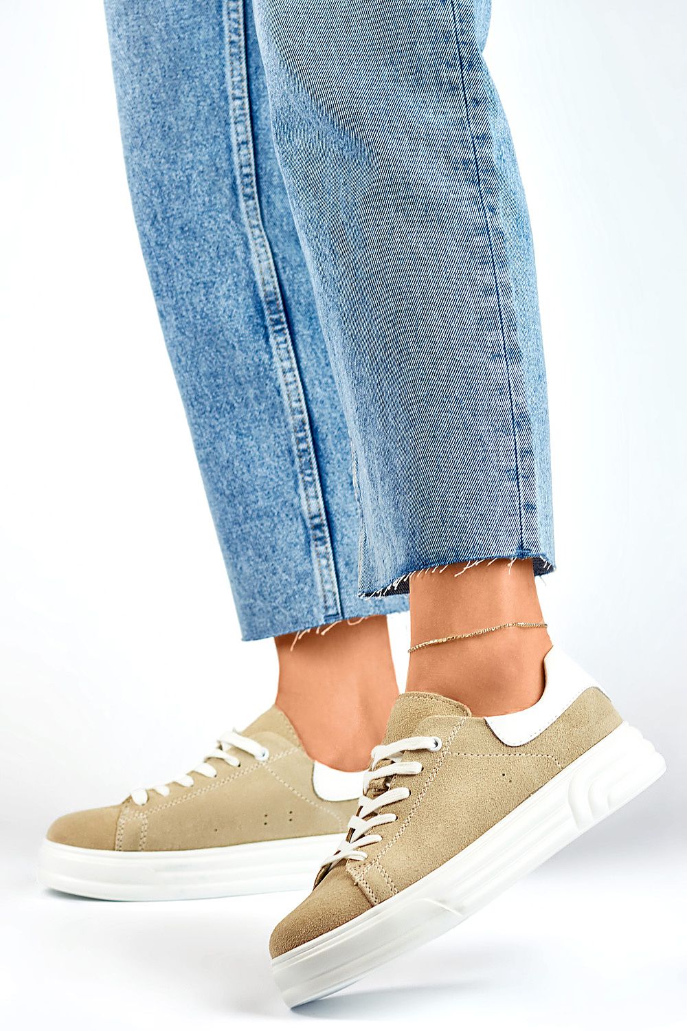 Elegant women's natural leather sport shoes by PRIMO featuring a stylish 3.5 cm platform for comfort and support.