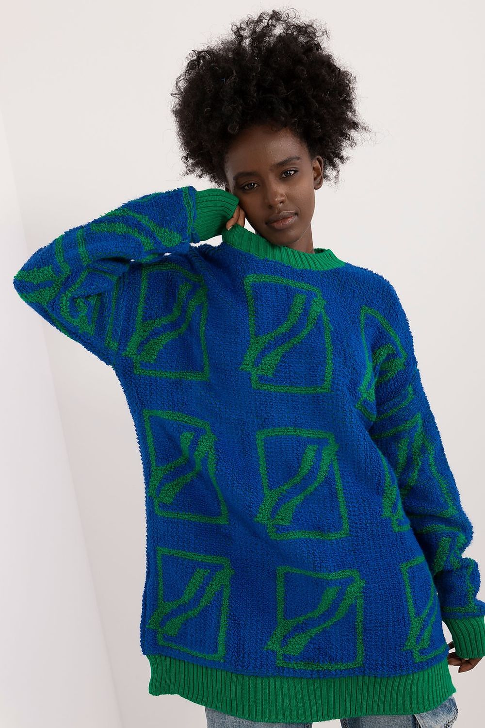 Stylish women's long cut jumper by Badu, featuring a unique print, crafted from acrylic and wool for a blend of modern luxury and everyday fashion.