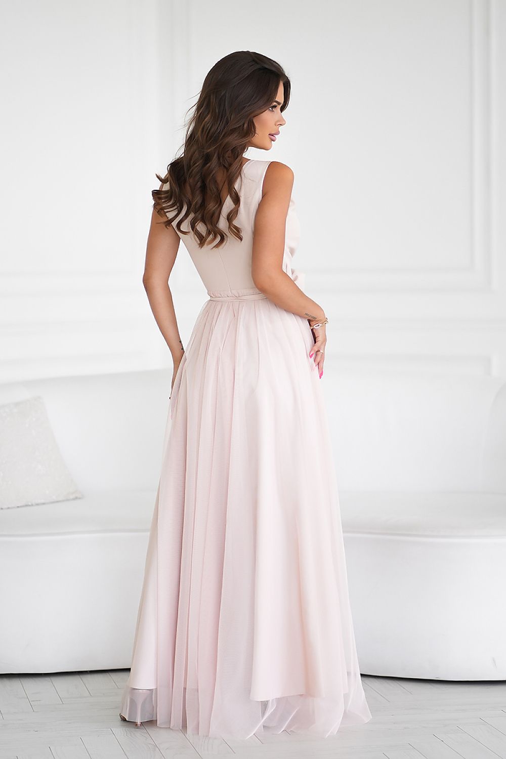 Versatile long dress by Bicotone, designed for elegant styling with a removable rose belt.