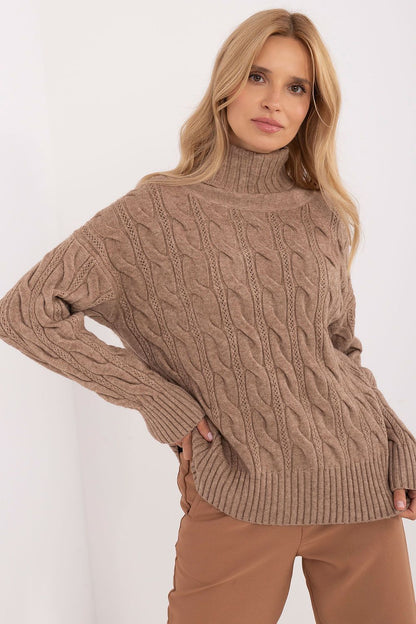 Close-up of the high-quality acrylic-polyester blend turtleneck sweater, featuring long sleeves and a stylish silhouette by AT.