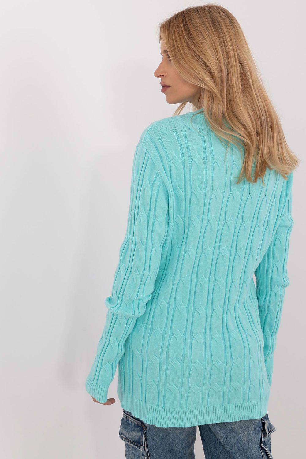 Elegant Women's AT Casual Sweater featuring a soft viscose blend, designed for a luxurious everyday style with long sleeves and a classic round neckline.