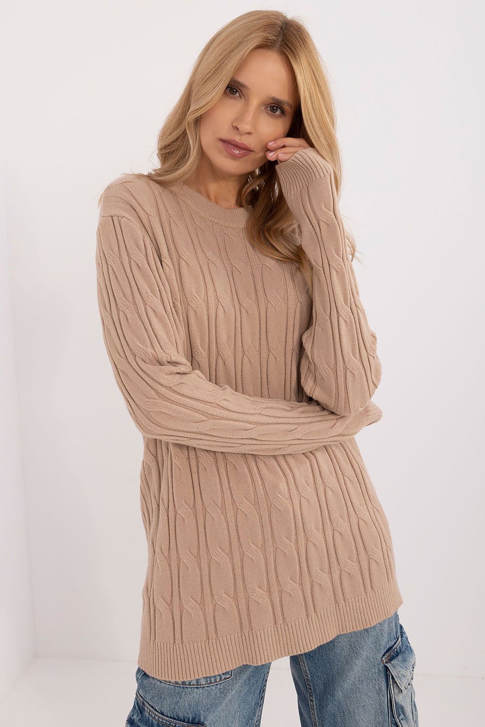 Luxury Women's AT Casual Sweater in soft viscose blend, featuring long sleeves and a classic round neckline, perfect for stylish everyday wear.