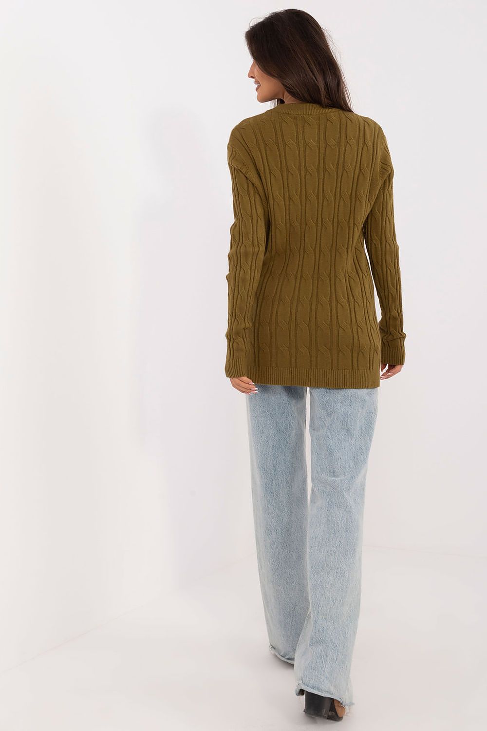 AT women's long-sleeve sweater in a refined viscose blend, offering a blend of comfort and elegance for casual yet fashionable looks.