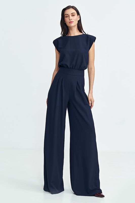 Close-up of the sophisticated shoulder pads on the Nife Elegant Boat Neck Jumpsuit, enhancing the graceful silhouette perfect for formal events.