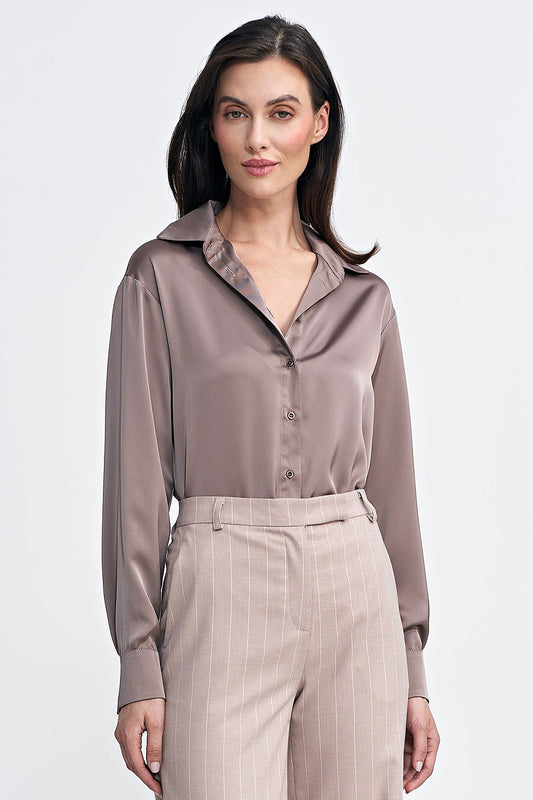 Elegant satin-like shapewear body with classic collar and long sleeves by Nife, showcasing a sophisticated design and timeless style.