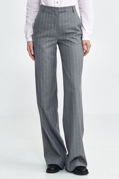 Elegant women's bootcut trousers by Nife, featuring a high waist and subtle tennis-style stripes for an sophisticated silhouette.