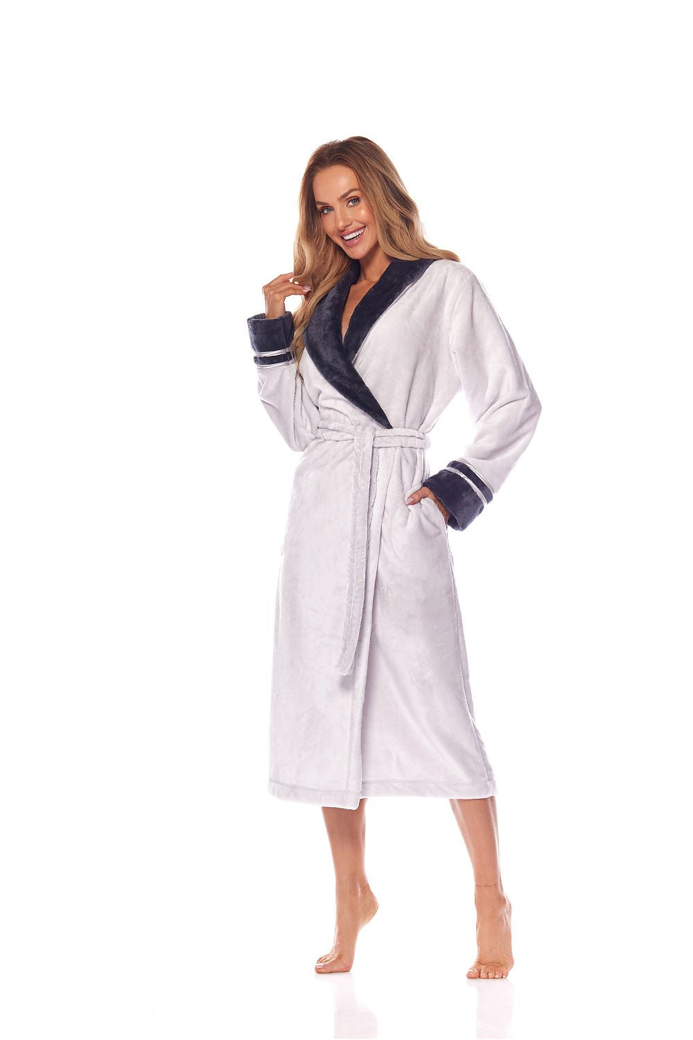 Elegant women's bathrobe from L&L Collection, crafted from soft polyester with sophisticated piping, featuring a comfortable fit, side pockets, and stylish long sleeves, perfect for relaxation at home.