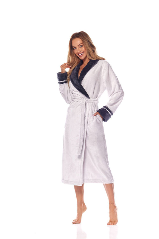 Elegant women's bathrobe from L&L Collection, crafted from soft polyester with sophisticated piping, featuring a comfortable fit, side pockets, and stylish long sleeves, perfect for relaxation at home.