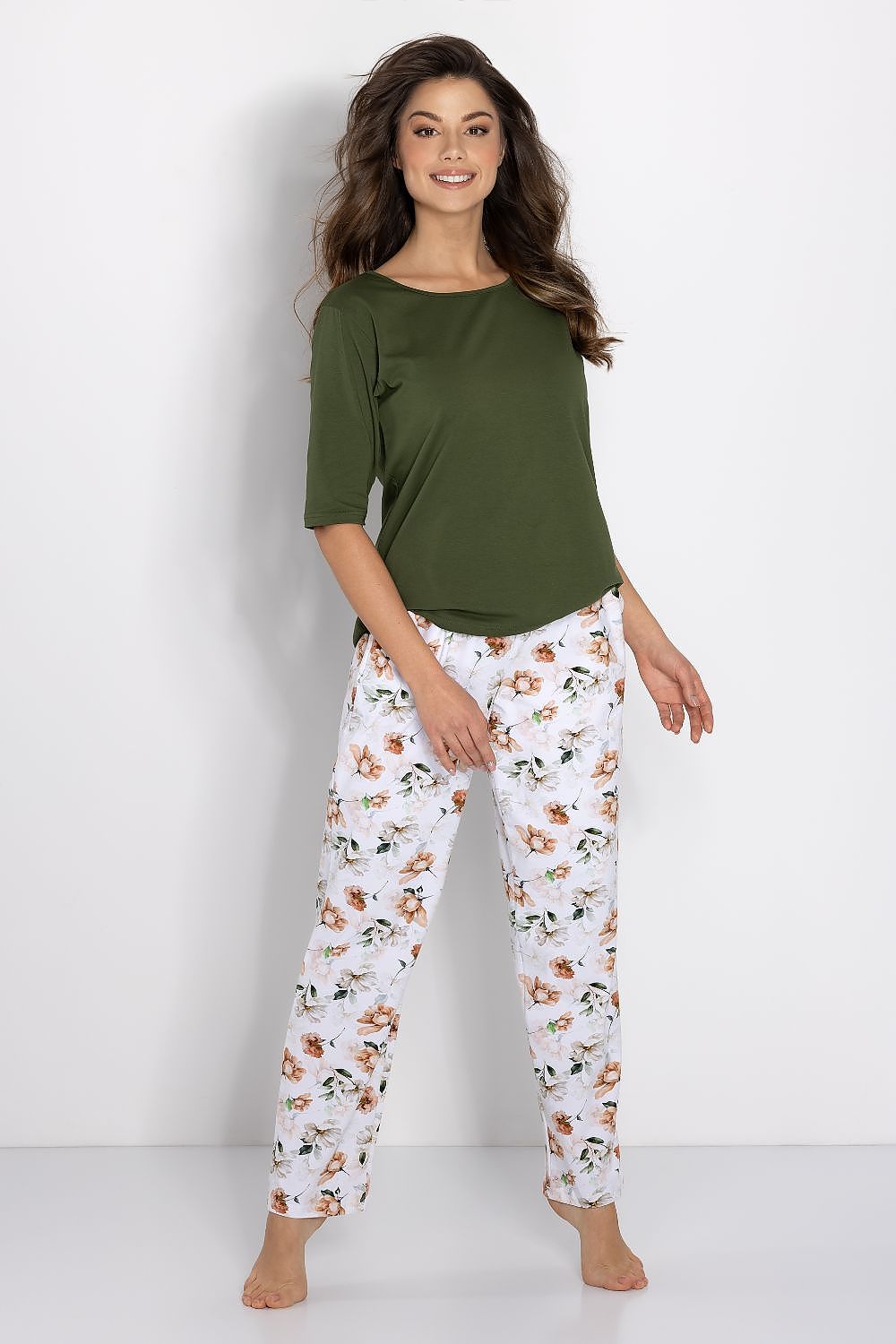 Elegant Women's 2-Piece Pajama Set by Momenti Per Me featuring a 3/4 sleeve blouse and loose pants in luxurious hypoallergenic material.