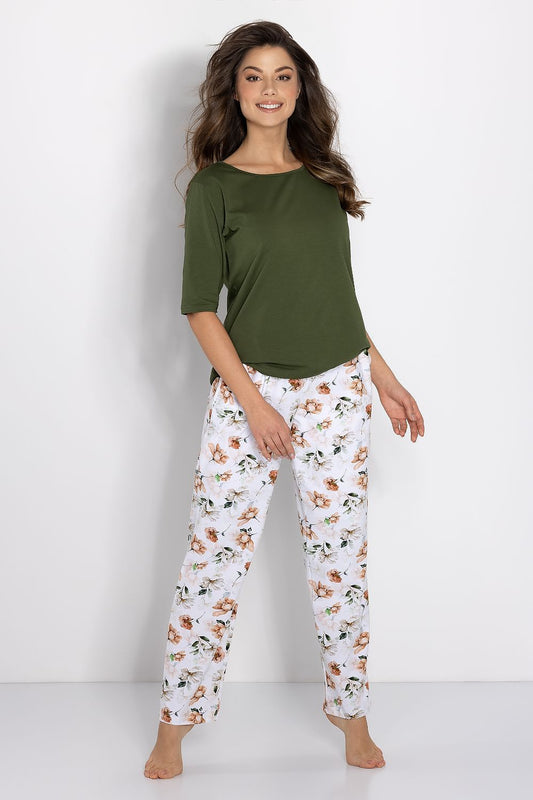 Elegant Women's 2-Piece Pajama Set by Momenti Per Me featuring a 3/4 sleeve blouse and loose pants in luxurious hypoallergenic material.