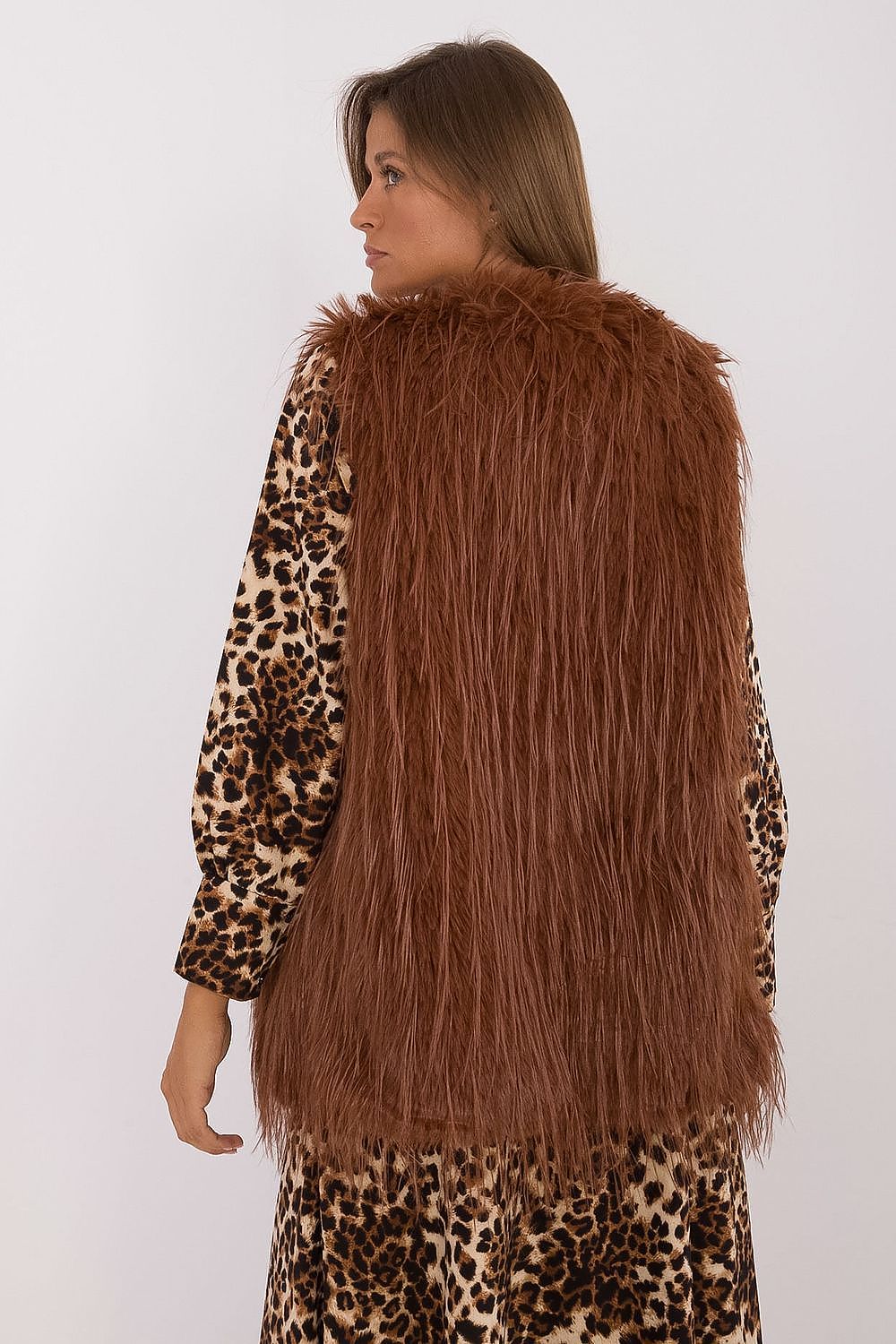 Close-up of the soft texture of the AT fur vest, highlighting its quality and elegance for women's casual layering.