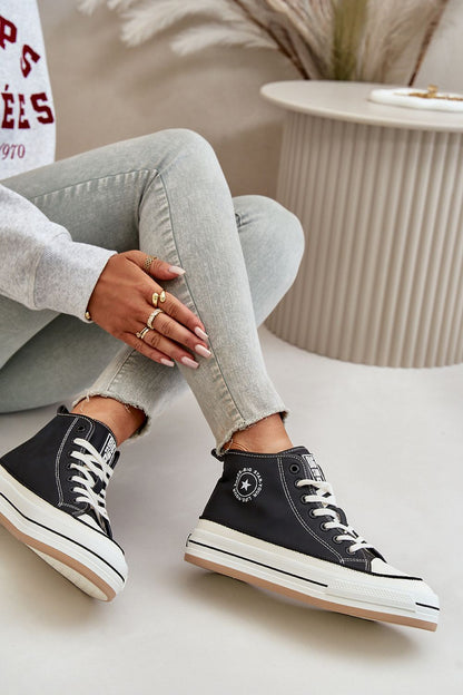 Big Star Women's chic sneakers, ideal for various occasions, styled in sophisticated artificial leather, designed by Step in Style for the ultimate autumn winter look.