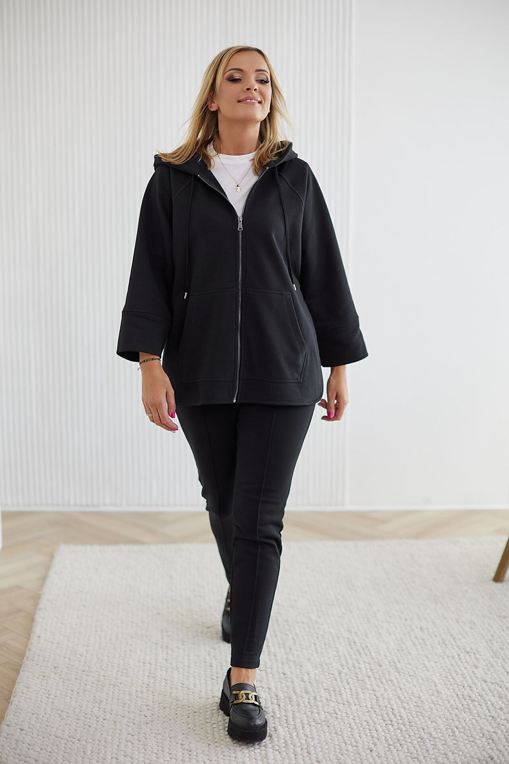 Stylish La Aurora Cotton Tracksuit Trousers showcased in a classic cut, perfect fit for mature women, highlighting superior craftsmanship and comfort for every occasion.