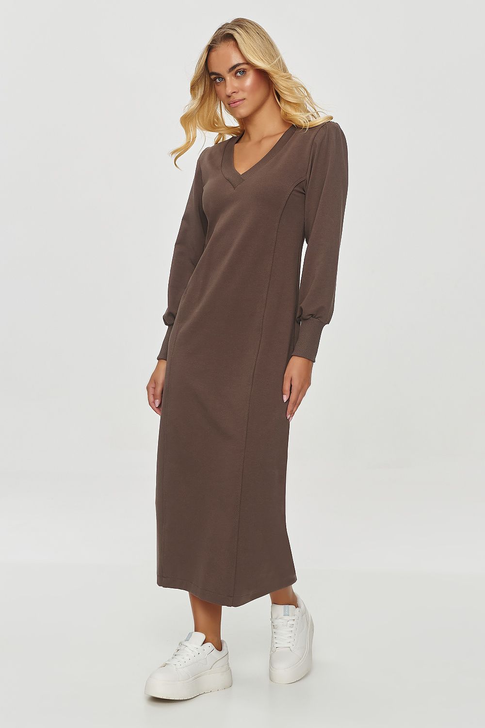 Detail view of the Makadamia midi daydress highlighting the subtle back slit and plush sweatshirt material for ultimate comfort.