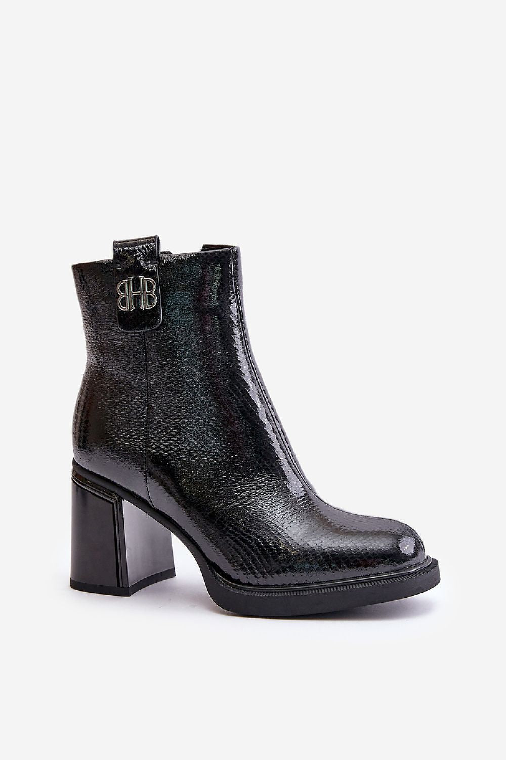 Chic Vinceza Women's Ankle Boots showcasing a rounded toe design, crafted from premium natural leather, ideal for adding a touch of luxury to any outfit.