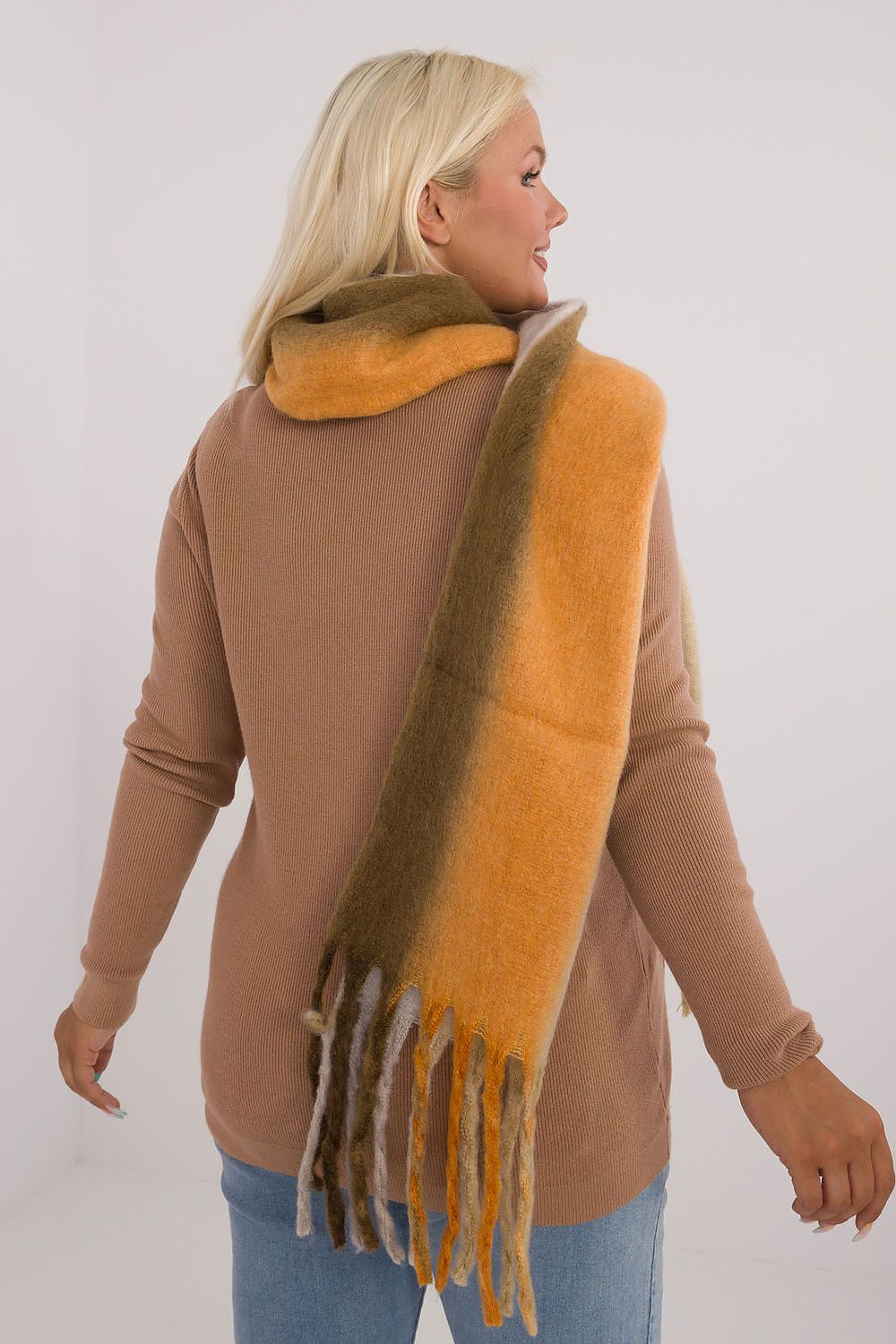Chic 194 cm polyester scarf by AT, showcasing a smooth, vibrant design and fashionable tassels, perfect for warm autumn-winter ensembles.