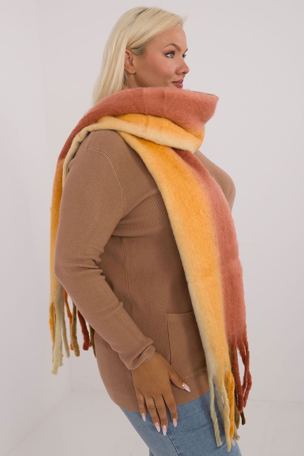 Elegant 194 cm polyester shawl by AT featuring decorative tassels, perfect for autumn and winter styling.