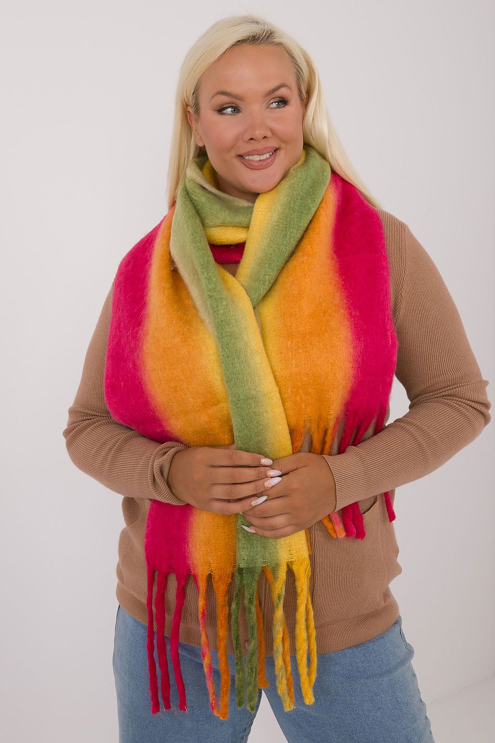 Chic autumn-winter scarf by AT, made from high-quality polyester, combining warmth and style effortlessly.
