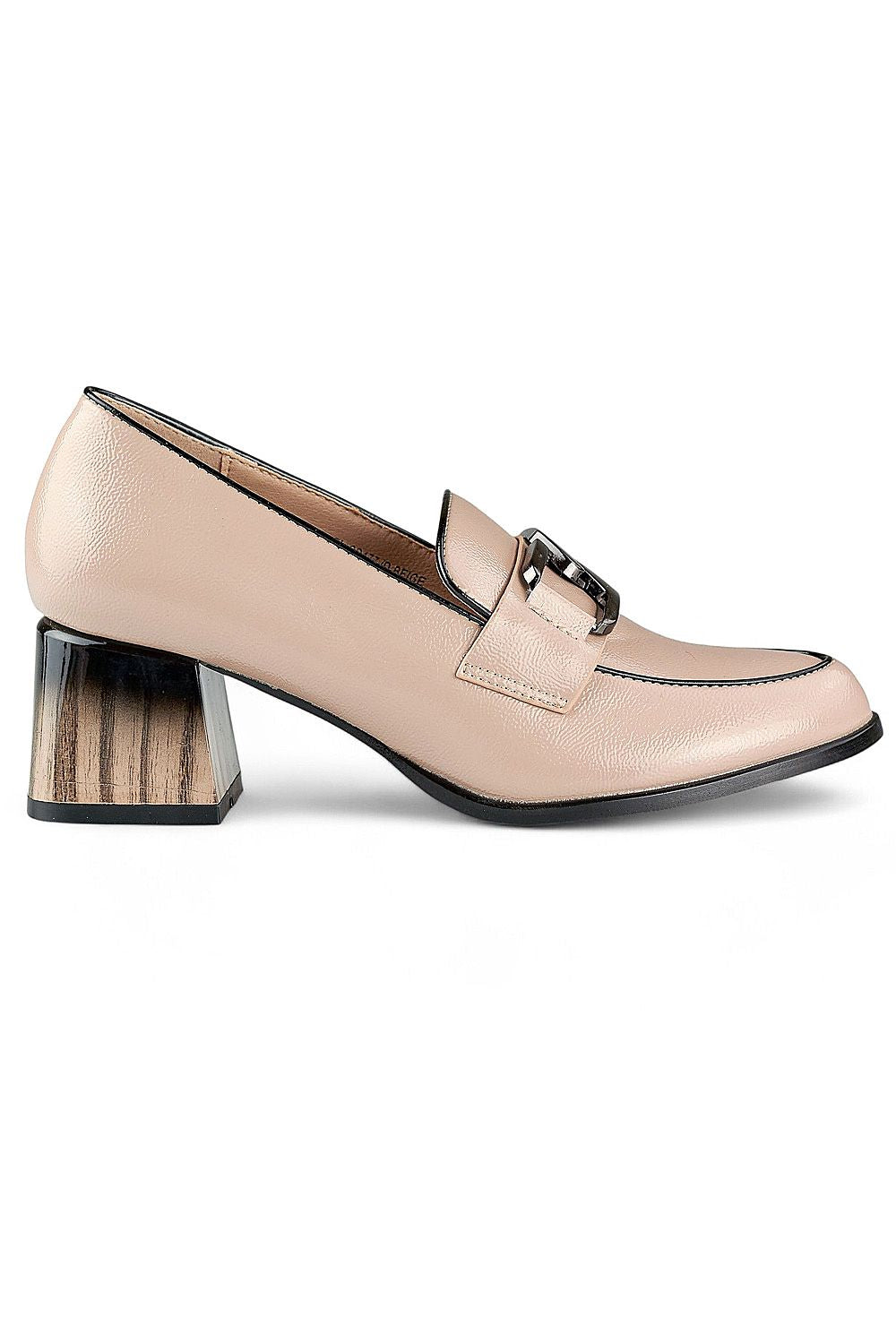 Elegant beige patent leather block heel pumps by PRIMO featuring a comfortable 5.5 cm stiletto heel, perfect for sophisticated occasions.