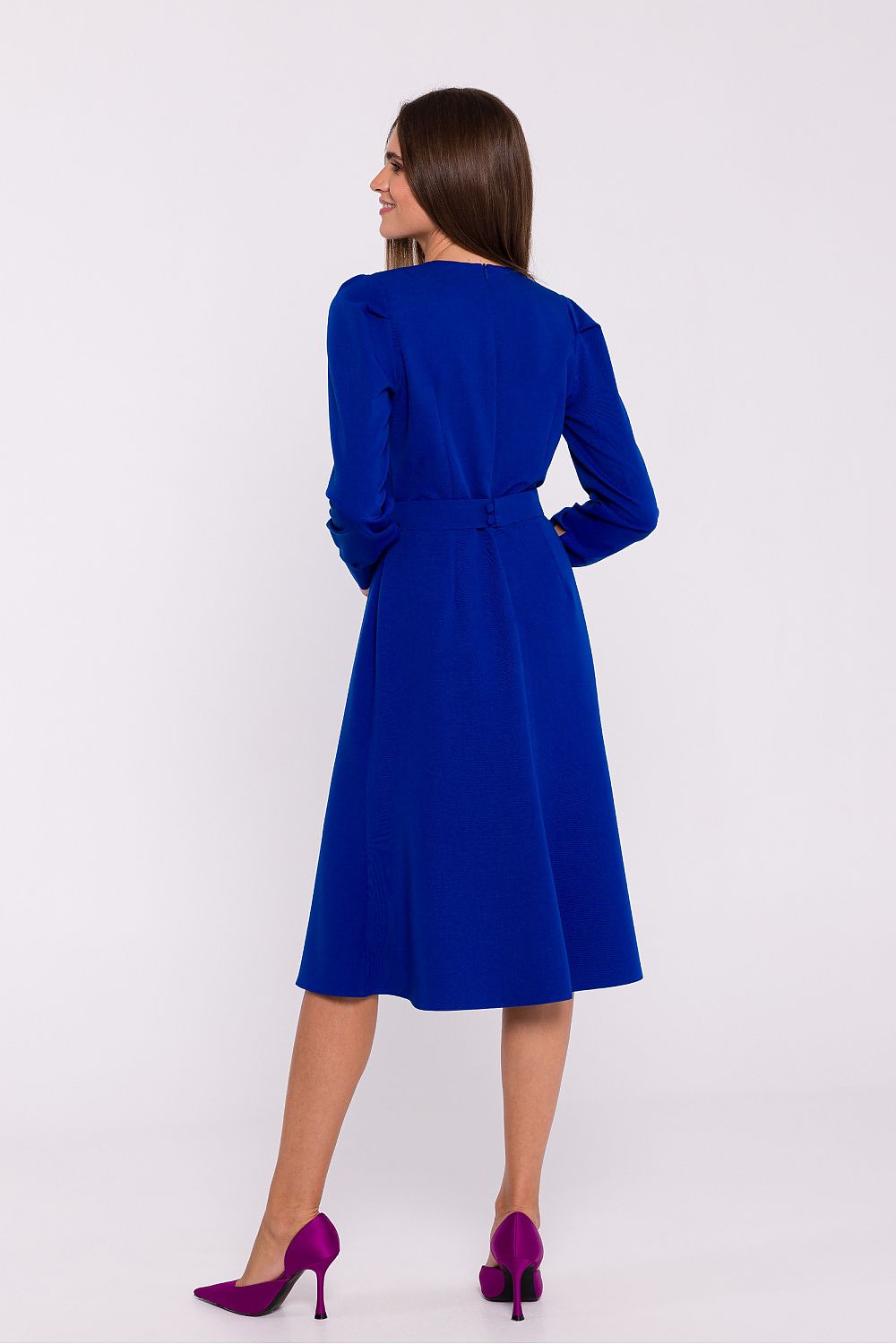 Elegant back view of Stylove's flared day dress, featuring a hidden zipper and luxurious fabric finish, perfect for sophisticated occasions.