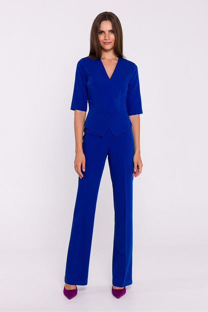 Luxurious jumpsuit in elegant fabric by Stylove, showcasing short sleeves and a modern wide leg design for a flattering silhouette.