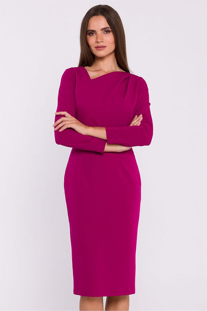 Close-up of Stylove's exquisite fabric showcasing the luxurious texture of the elegant pencil cut dress.