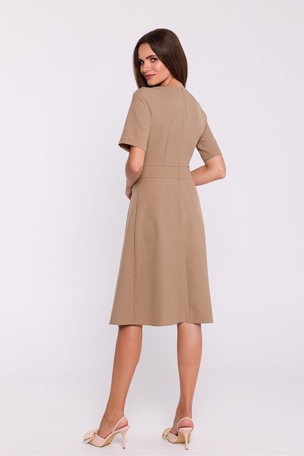 Stylove minimalist design daydress with comfortable lined front, showcasing the sophisticated cut and luxurious fabric for a chic look.