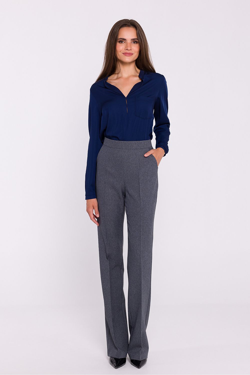 Stylove luxury women's flared trousers with high rise, elegantly designed to elongate the legs and perfect for work or formal events.