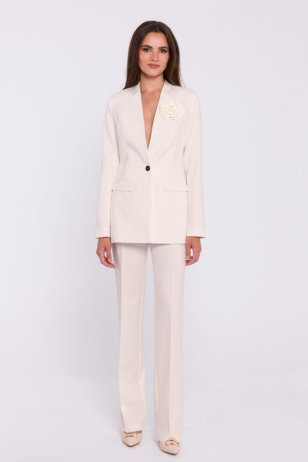 Elegant Stylish Women's Flared Trousers in sophisticated fabric by Stylove, featuring high rise design and flared legs for a classic look, perfect for formal events.